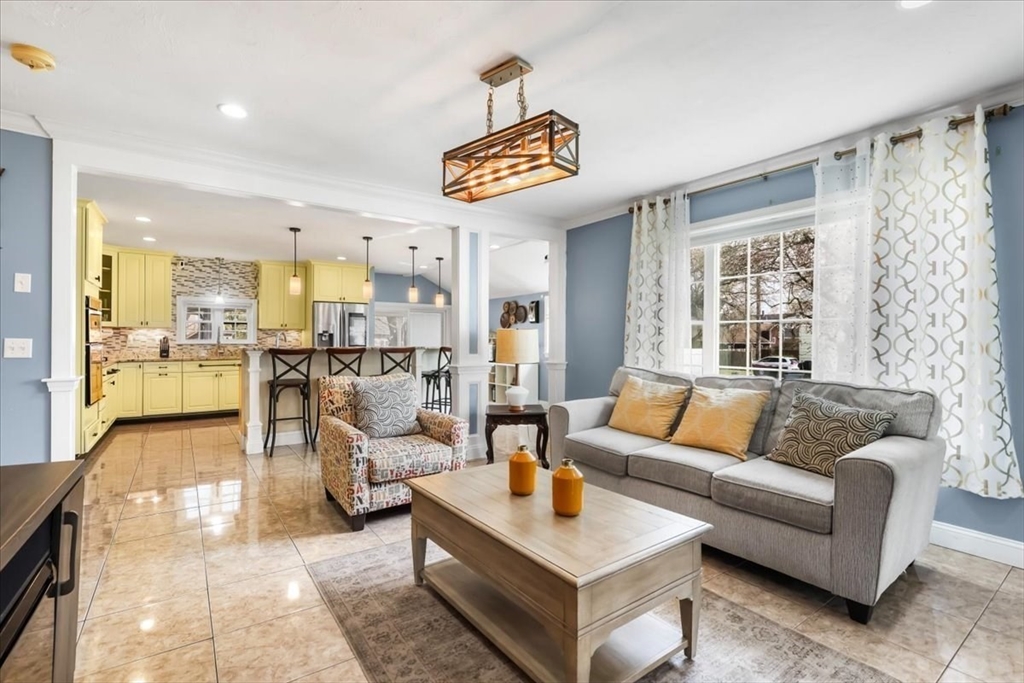 32 Byron Ave