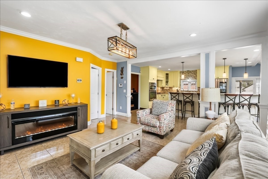32 Byron Ave