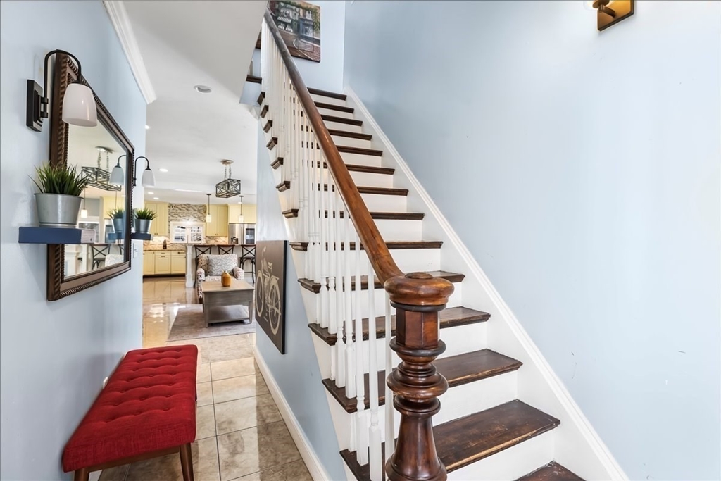 32 Byron Ave