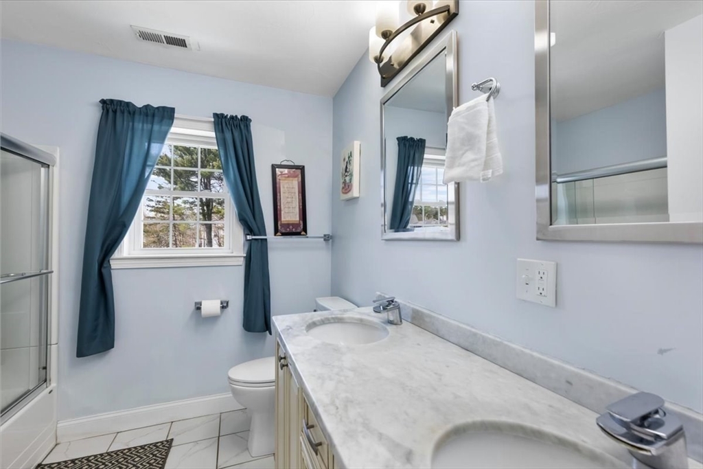 32 Byron Ave