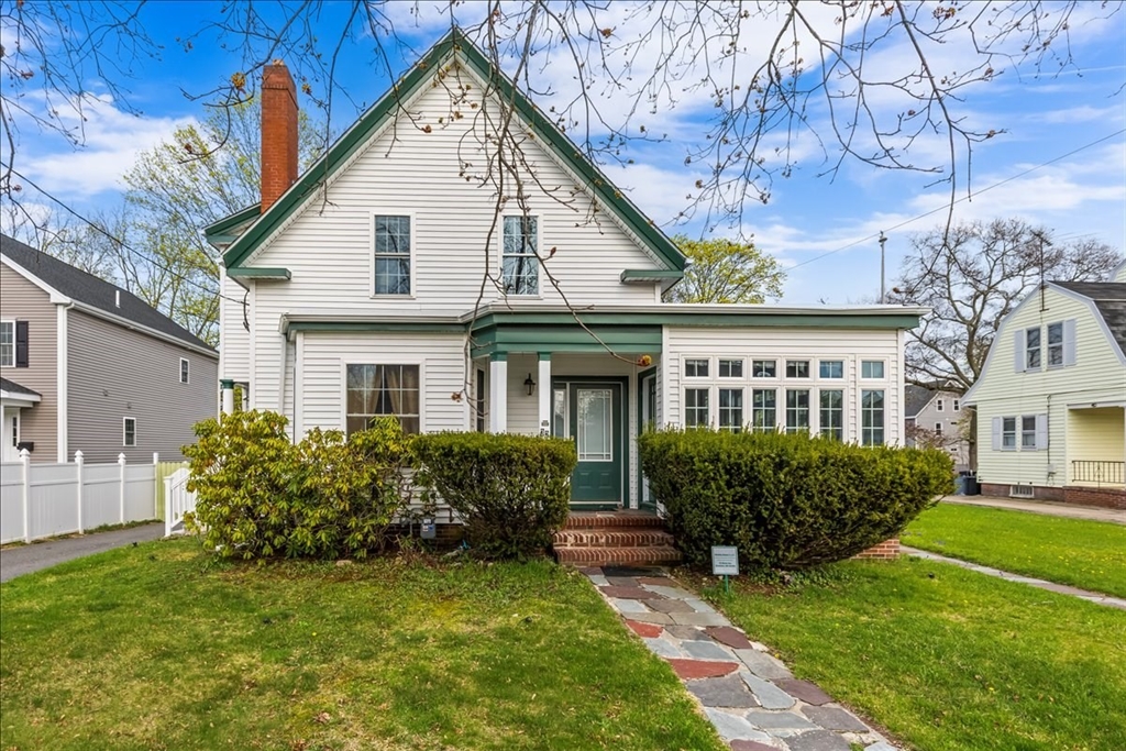 32 Byron Ave