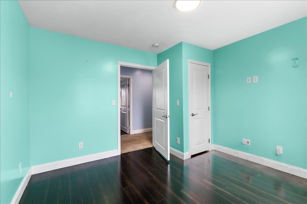 32 Byron Ave