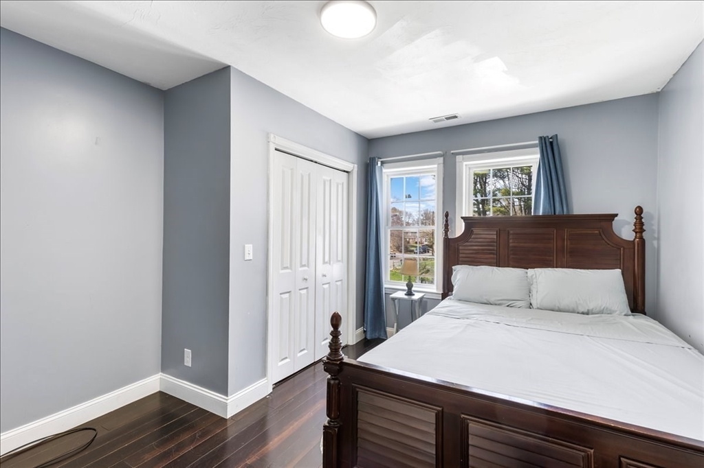 32 Byron Ave