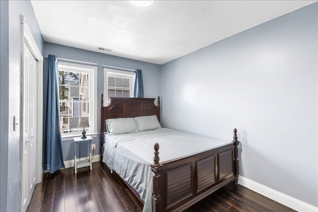 32 Byron Ave