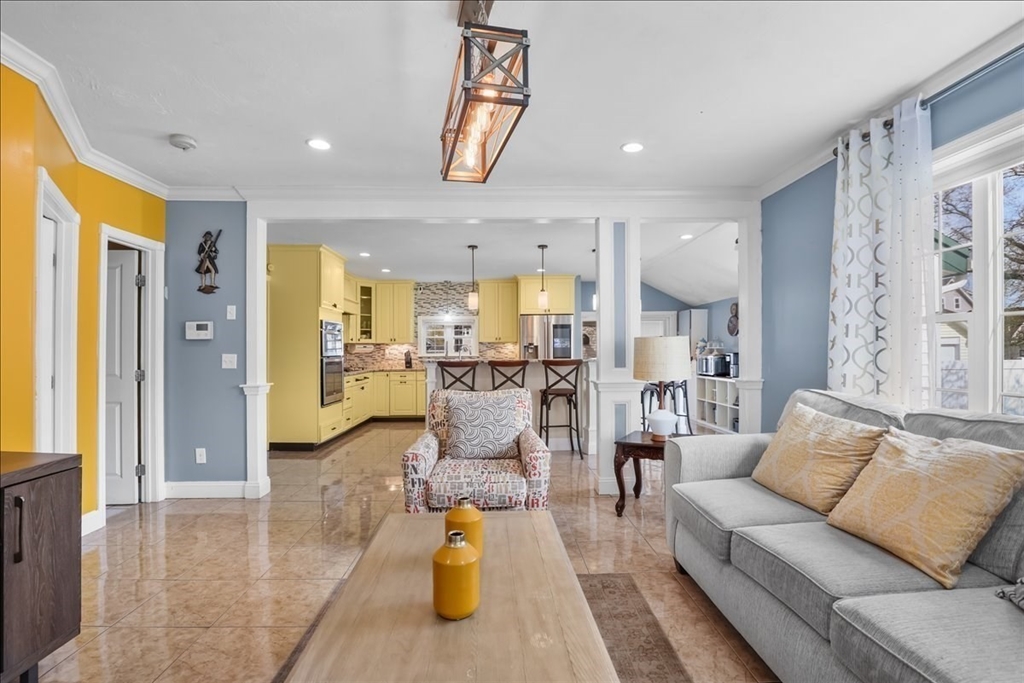 32 Byron Ave