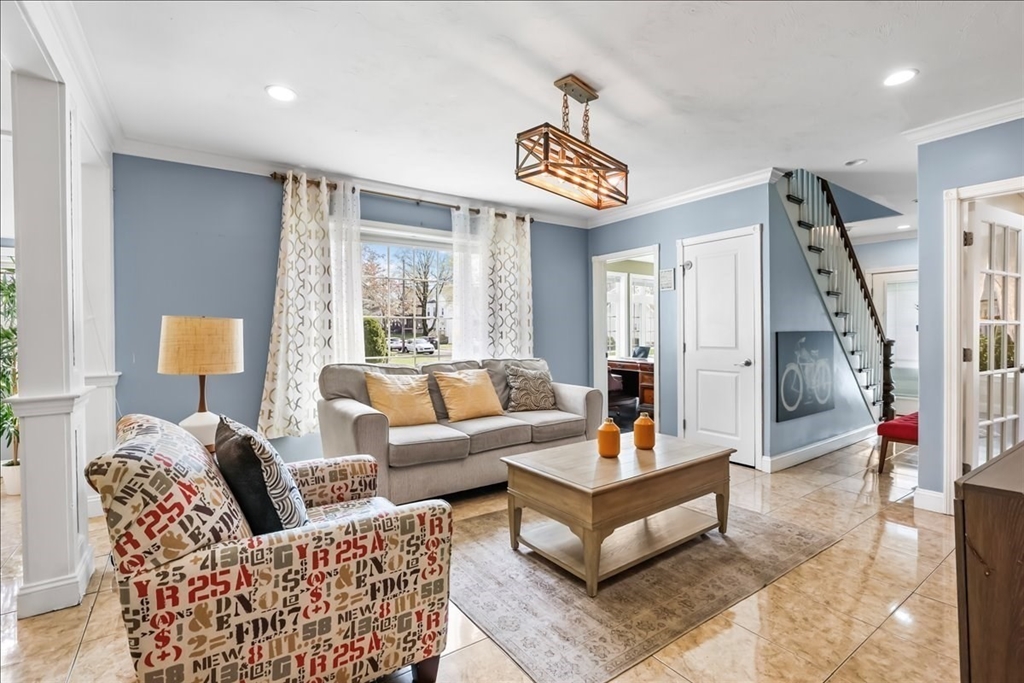 32 Byron Ave