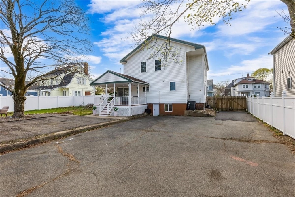 32 Byron Ave