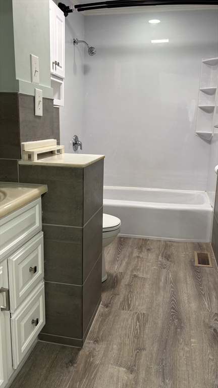 14 Cleveland Ave # 2