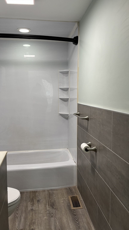14 Cleveland Ave # 2
