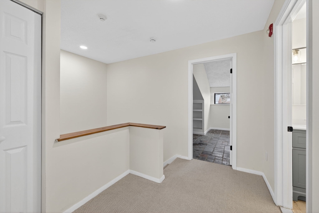 60 Laurelwood # 3 Unit: 32-3