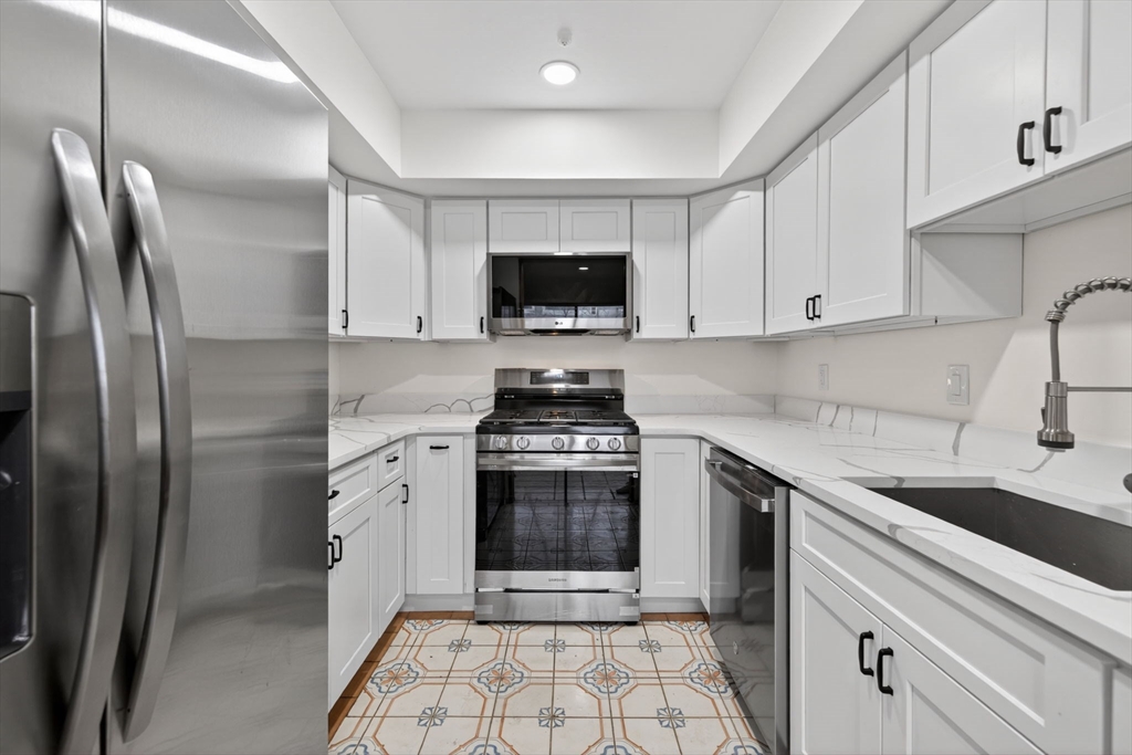 60 Laurelwood # 3 Unit: 32-3