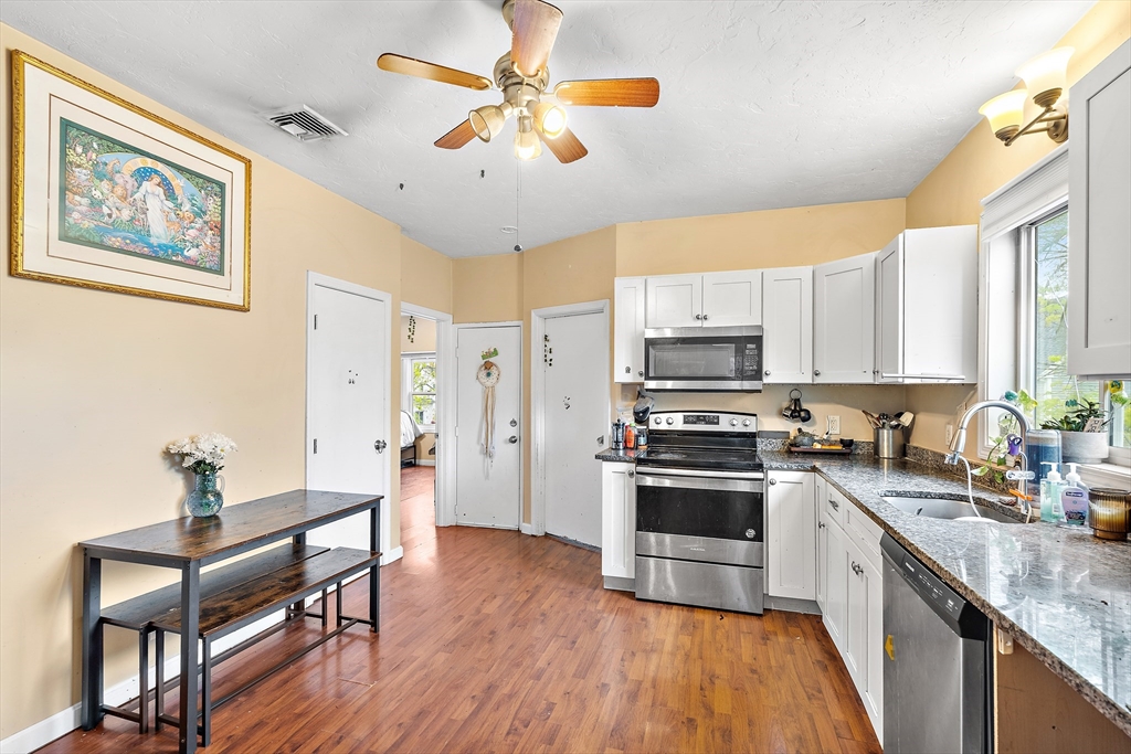 55 Cushing Ave