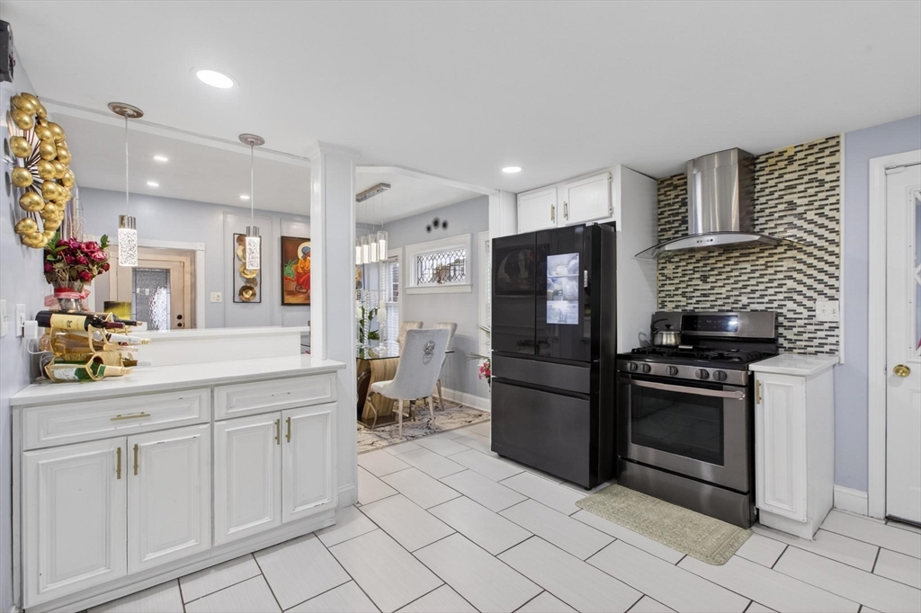102 Thurber Avenue