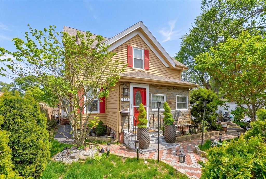 102 Thurber Avenue