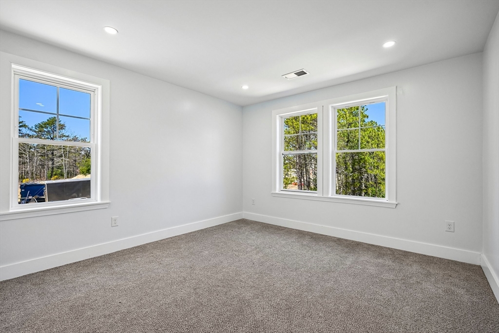 33 Seabiscuit Dr