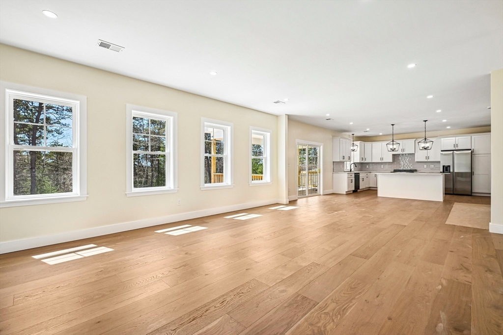 33 Seabiscuit Dr