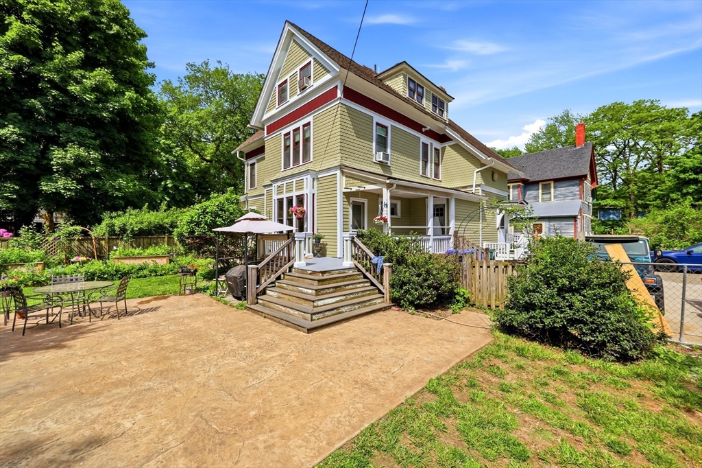151 Bowdoin St