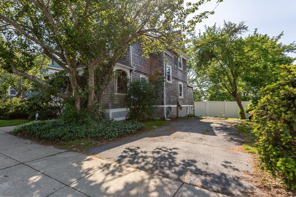 724 High Street