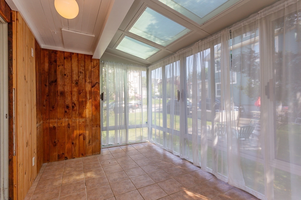724 High Street