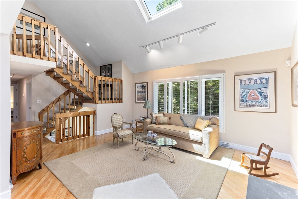15 Pond View Cir