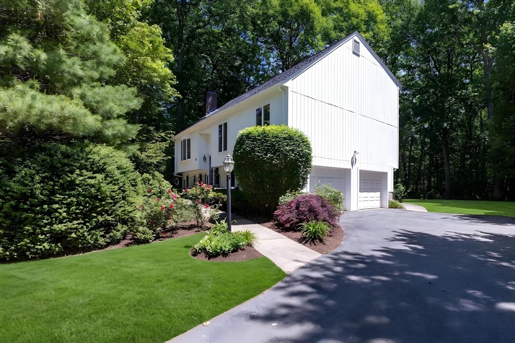 15 Pond View Cir