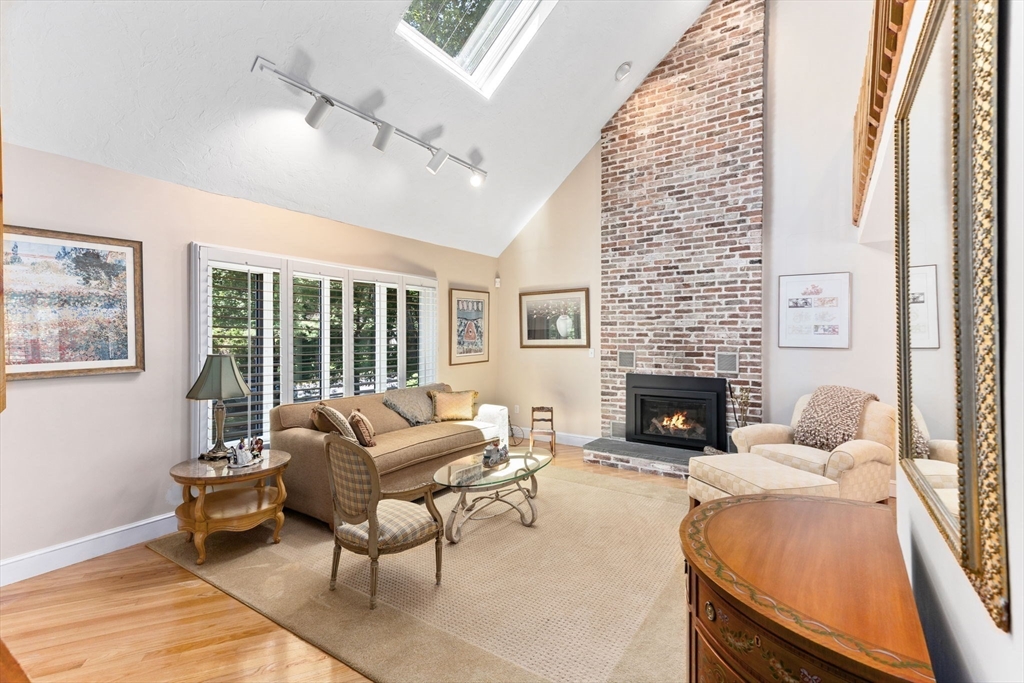 15 Pond View Cir