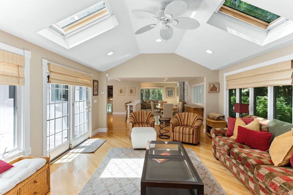 15 Pond View Cir