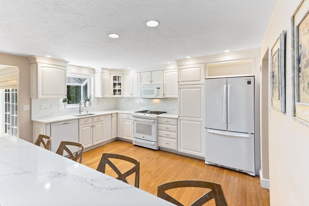 15 Pond View Cir