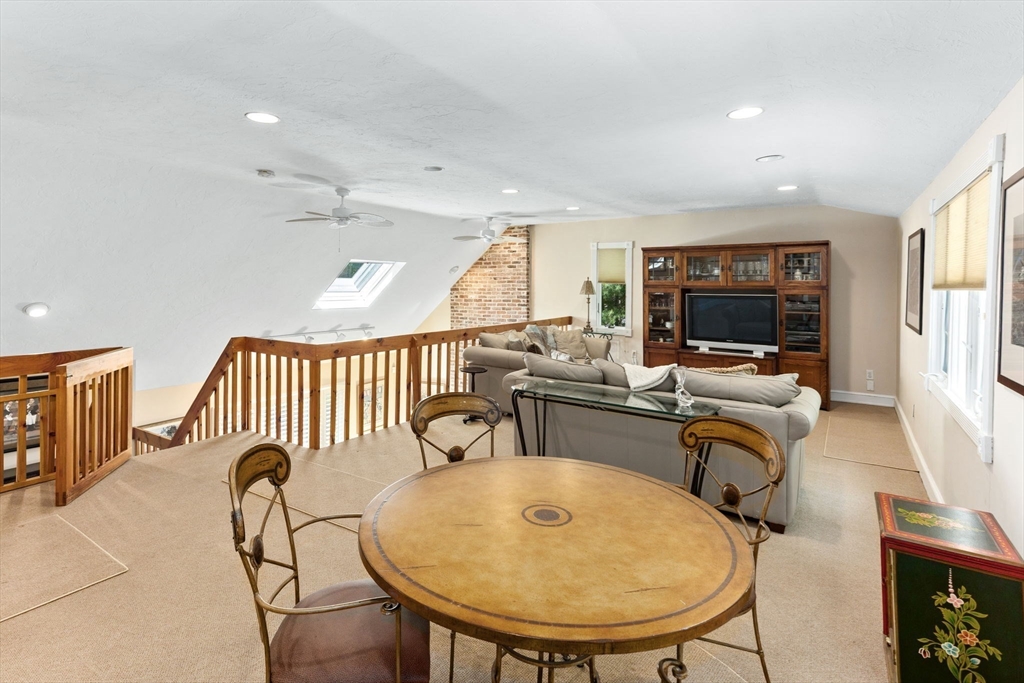 15 Pond View Cir