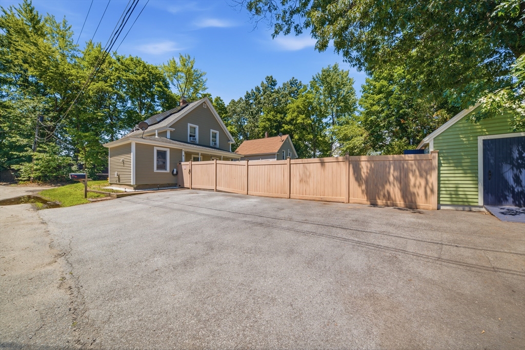 4 Dwight St