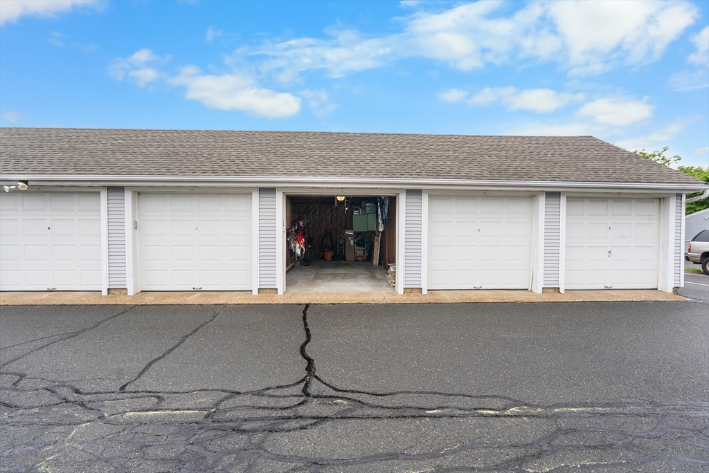75 Outer Dr # 75