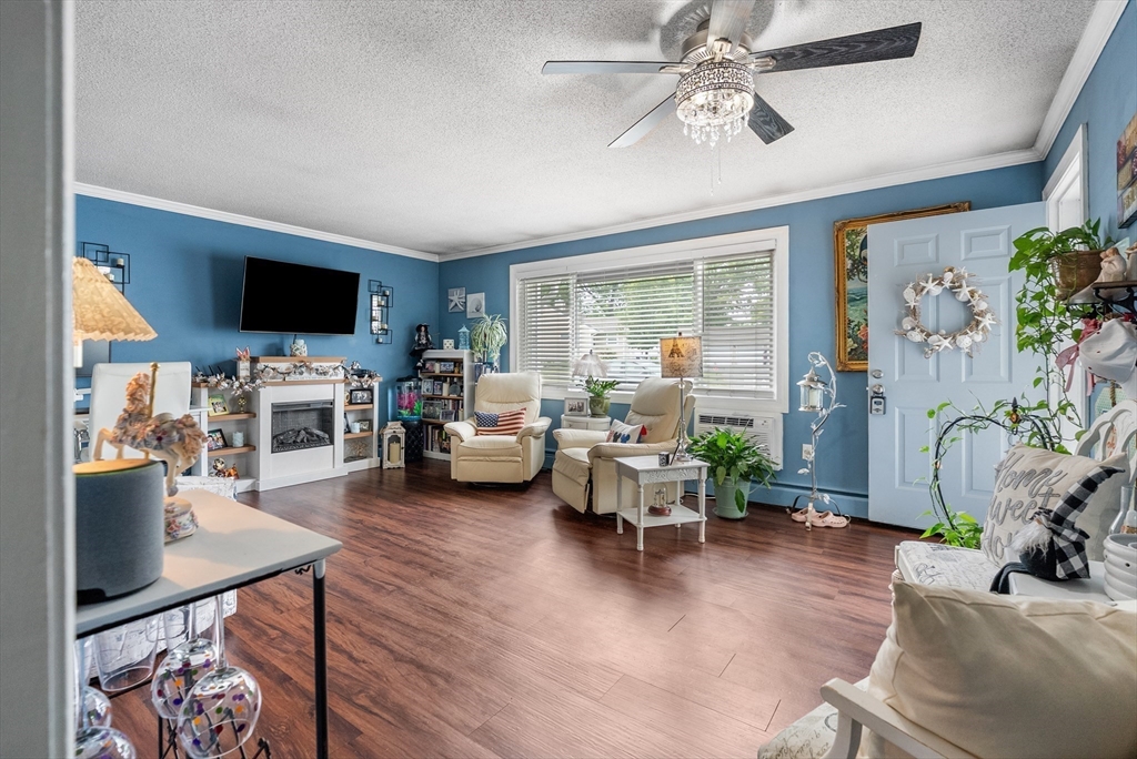 75 Outer Dr # 75