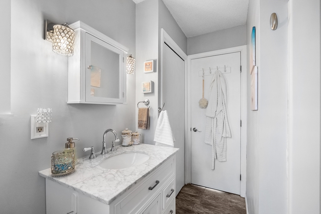 75 Outer Dr # 75