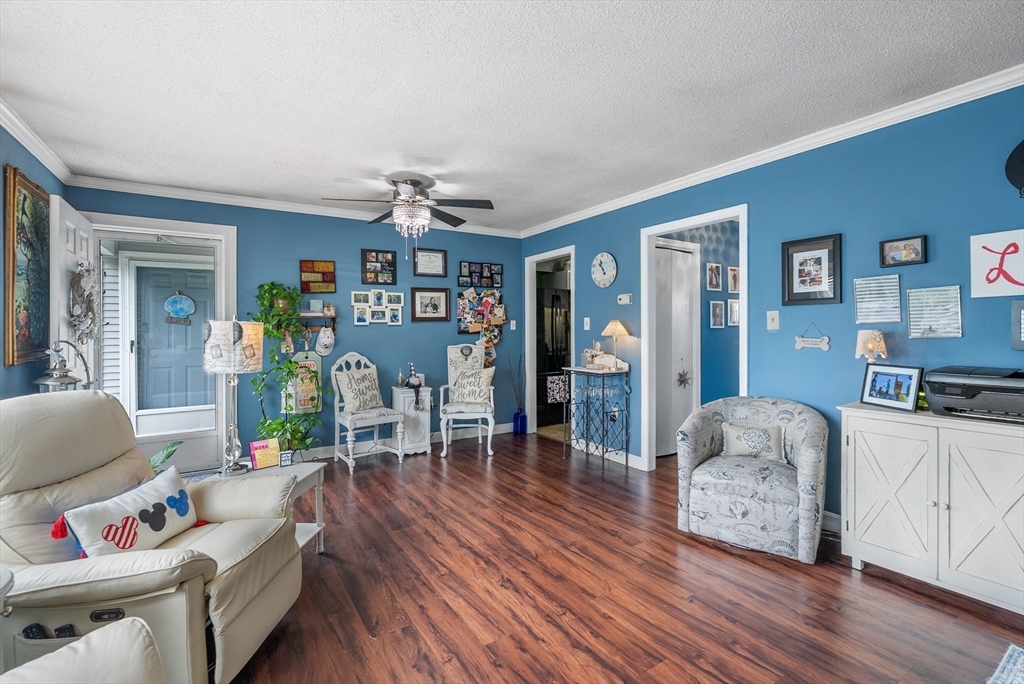 75 Outer Dr # 75