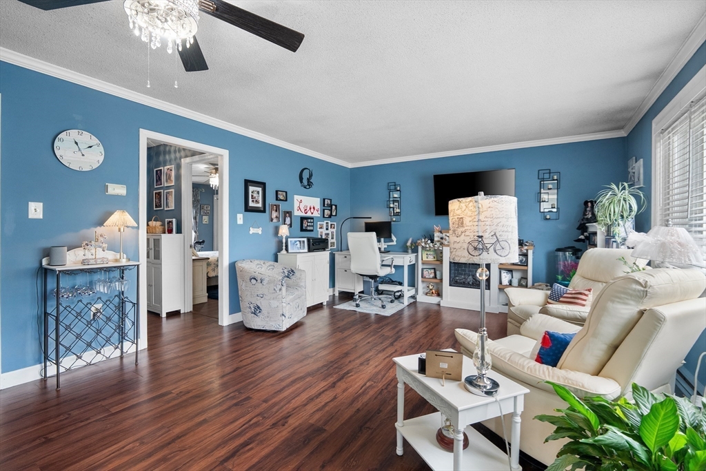 75 Outer Dr # 75