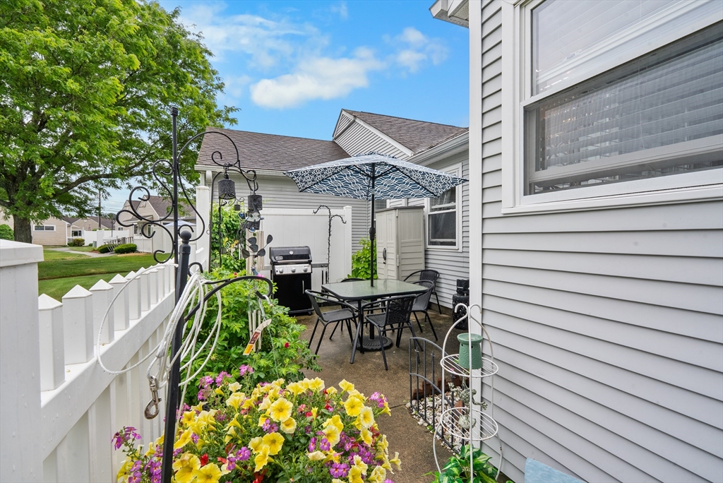 75 Outer Dr # 75