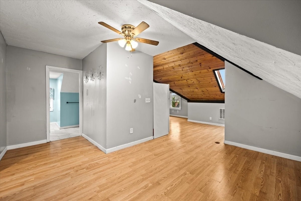 2118 Riverside Ave