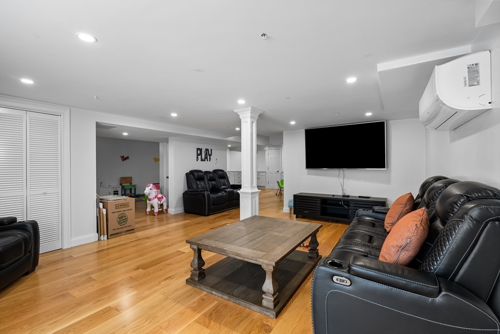 107 Meadow Ln # 107