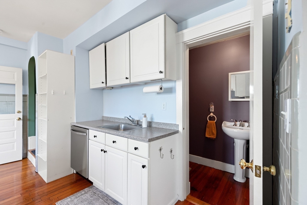 16 Dudley St # 2