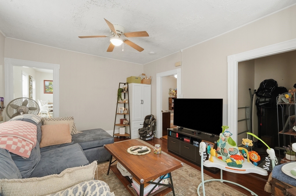 152-154 Reed St