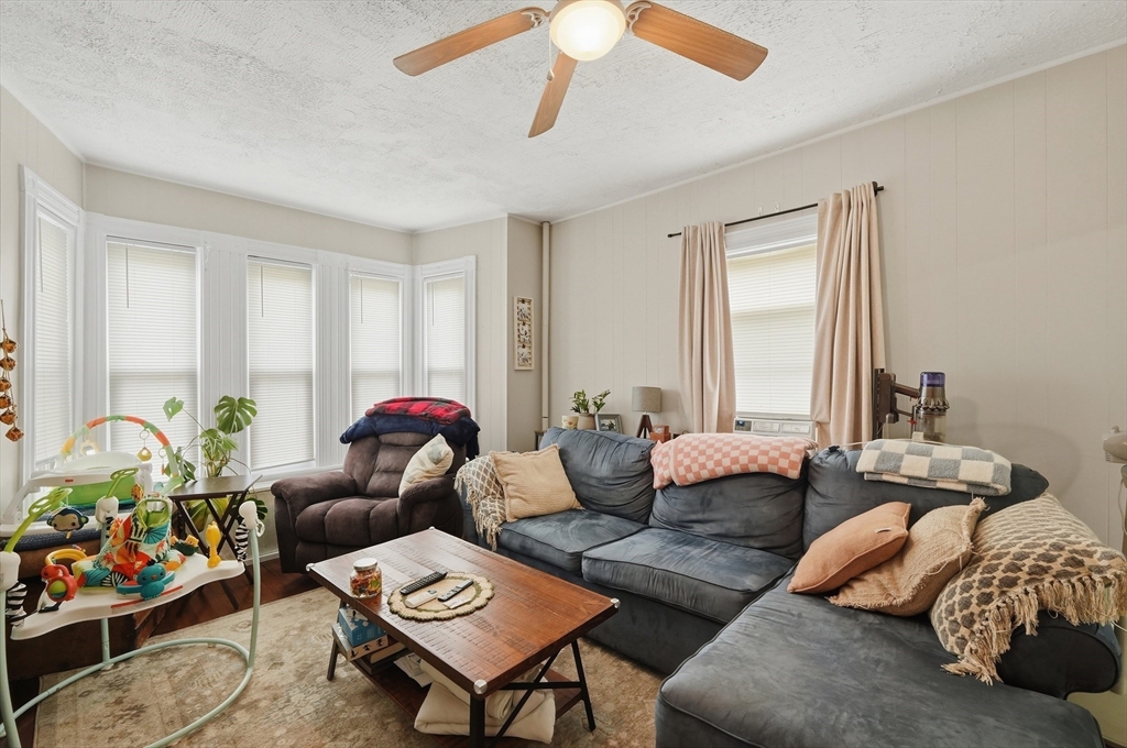 152-154 Reed St