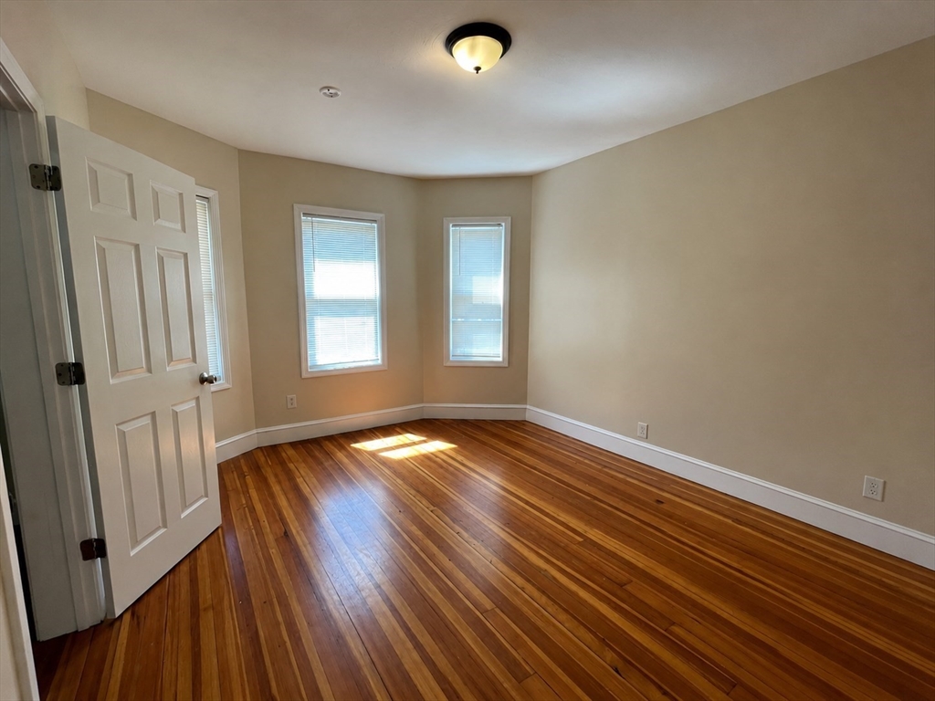 12 Crowell St # 2