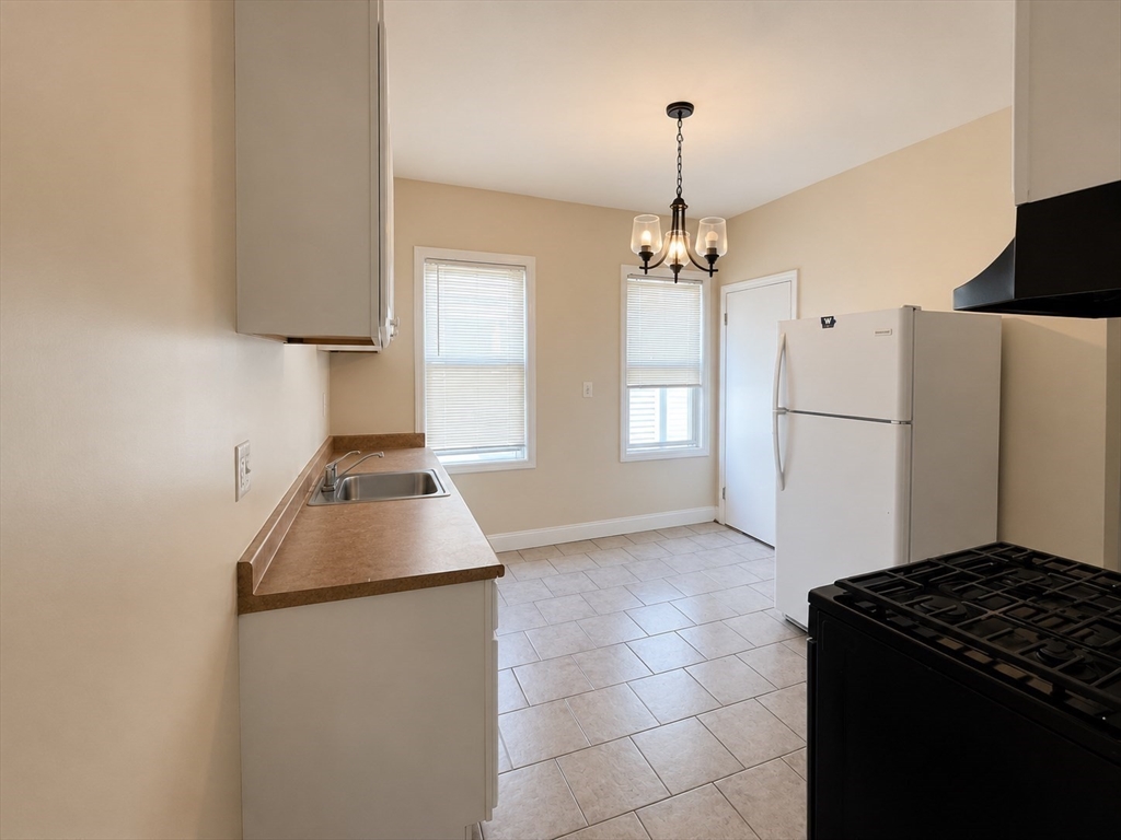 12 Crowell St # 2