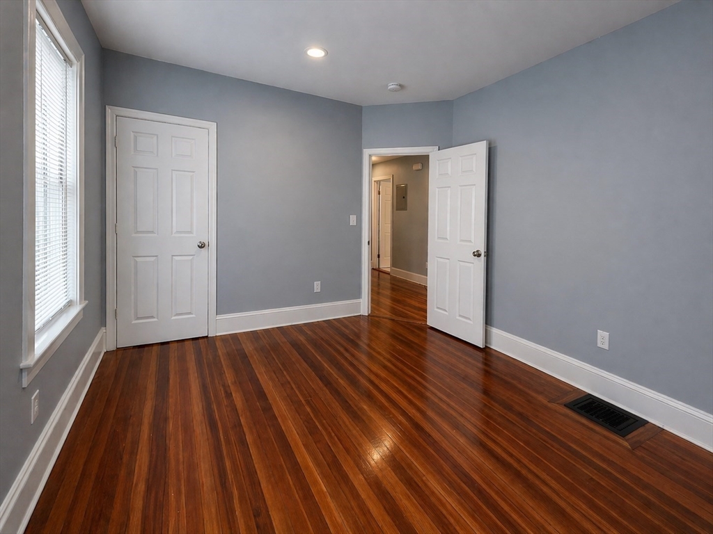 9 Nightingale St # 2