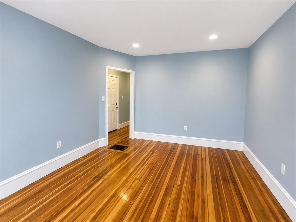 9 Nightingale St # 2
