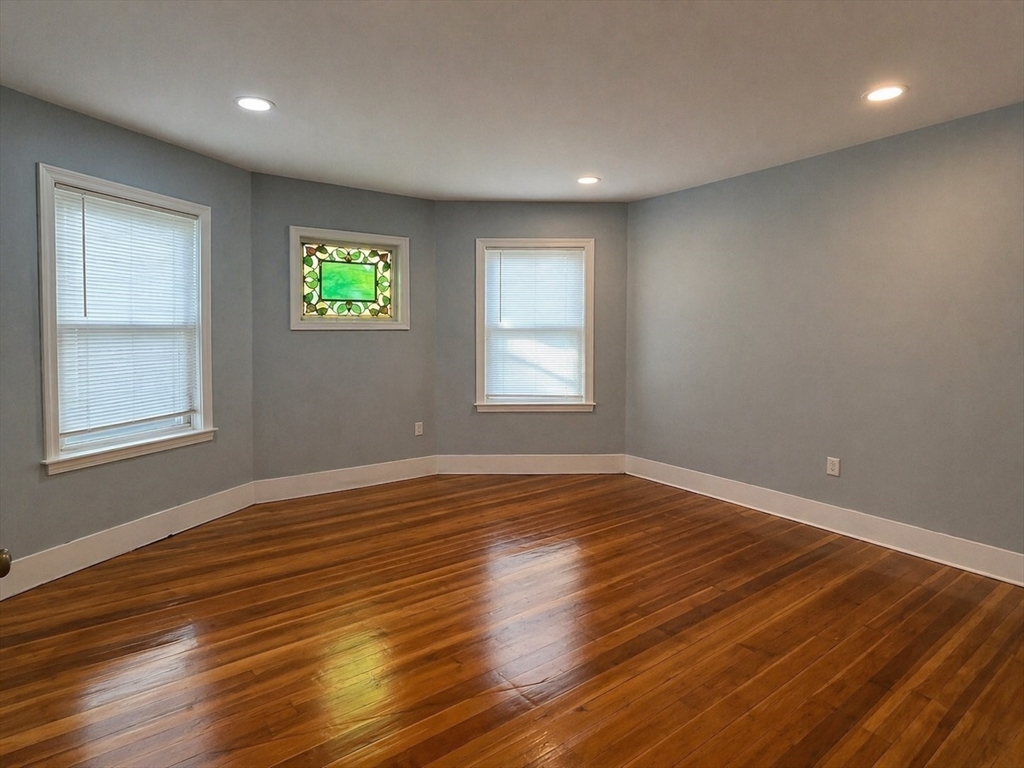 9 Nightingale St # 2