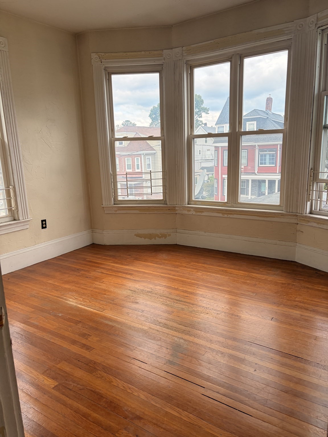 28 Aspinwall Rd # 2