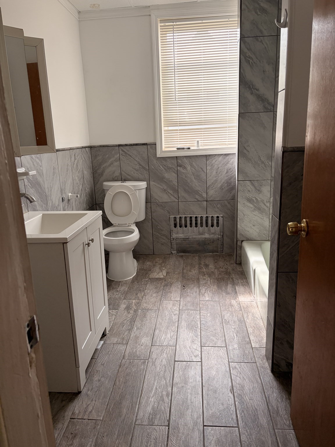 28 Aspinwall Rd # 2