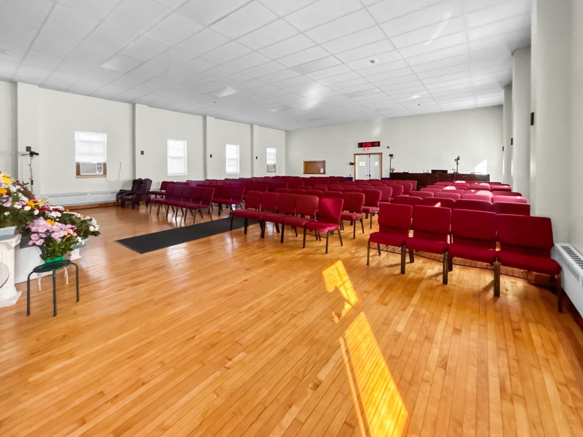 2031 Purchase St New Bedford MA