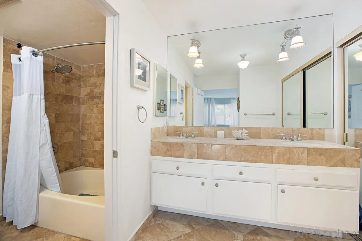 218 Turf View Dr